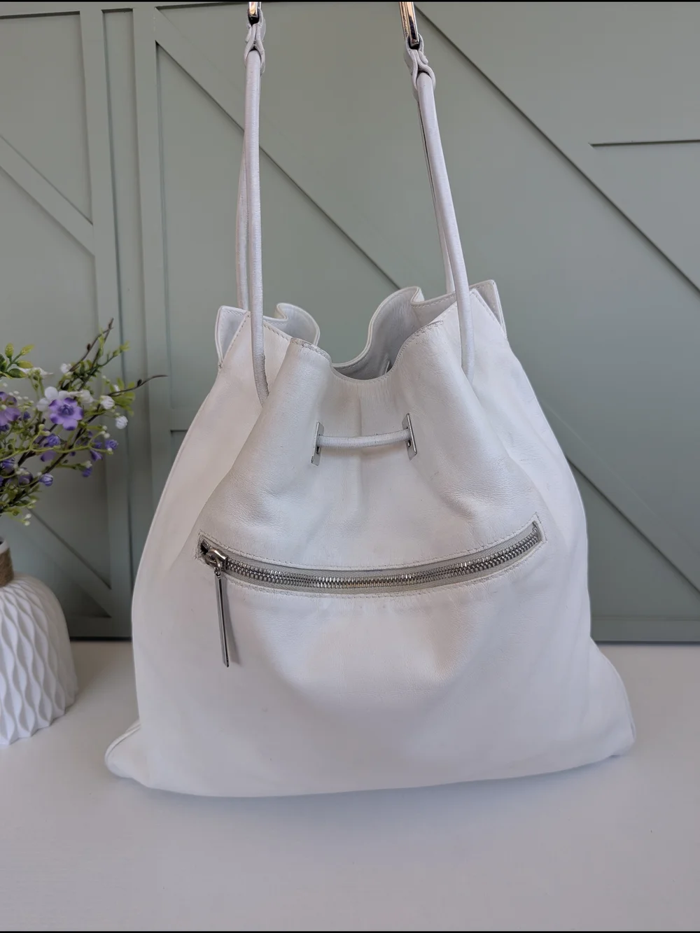Gucci White Leather Drawstring Hobo with Front Zip